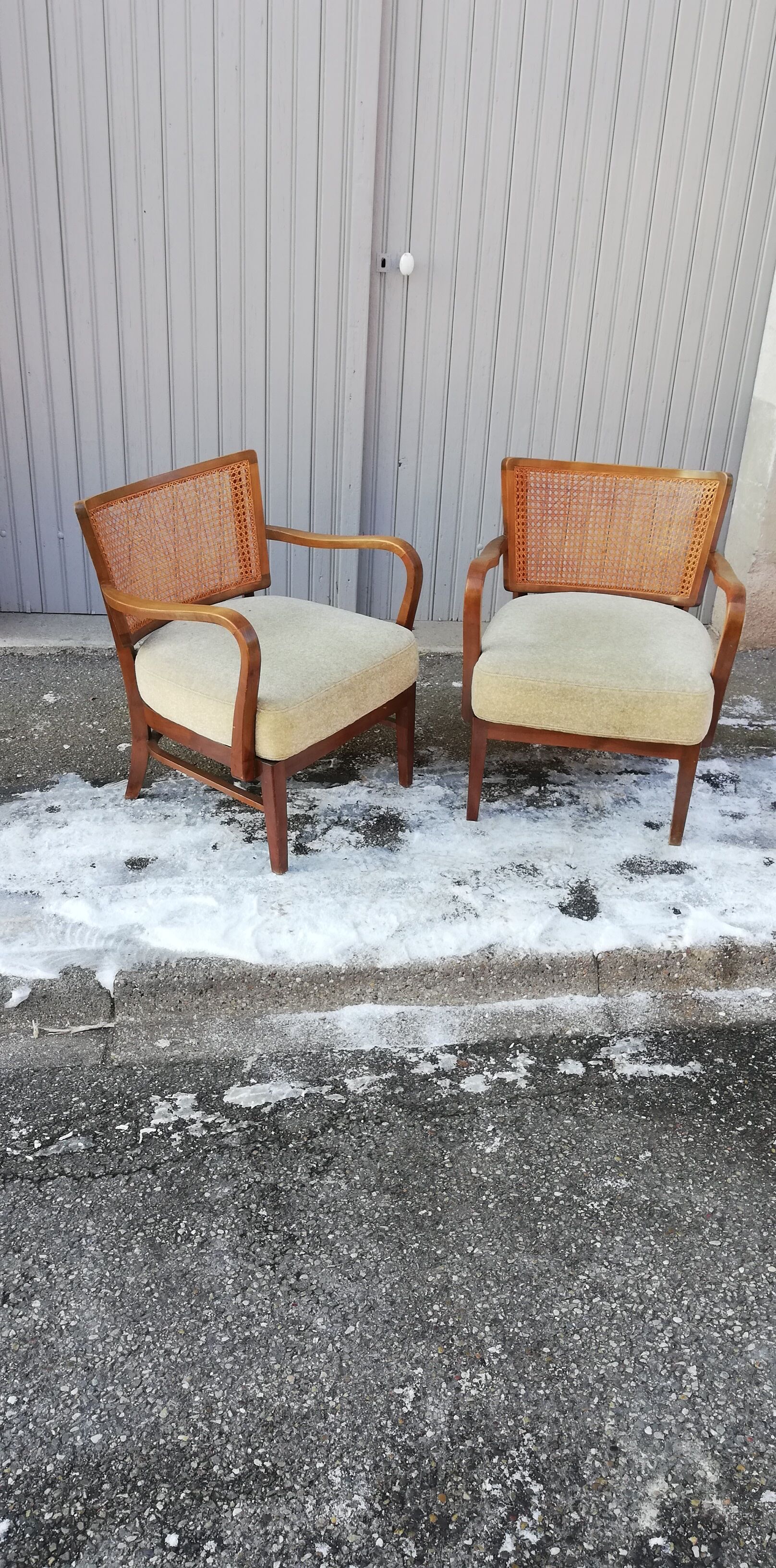 Paire de fauteuils vintage cannage