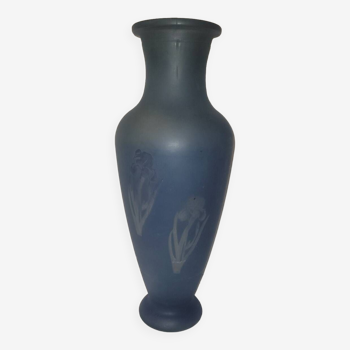 Large vase decorated with flowers