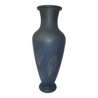 Large vase decorated with flowers