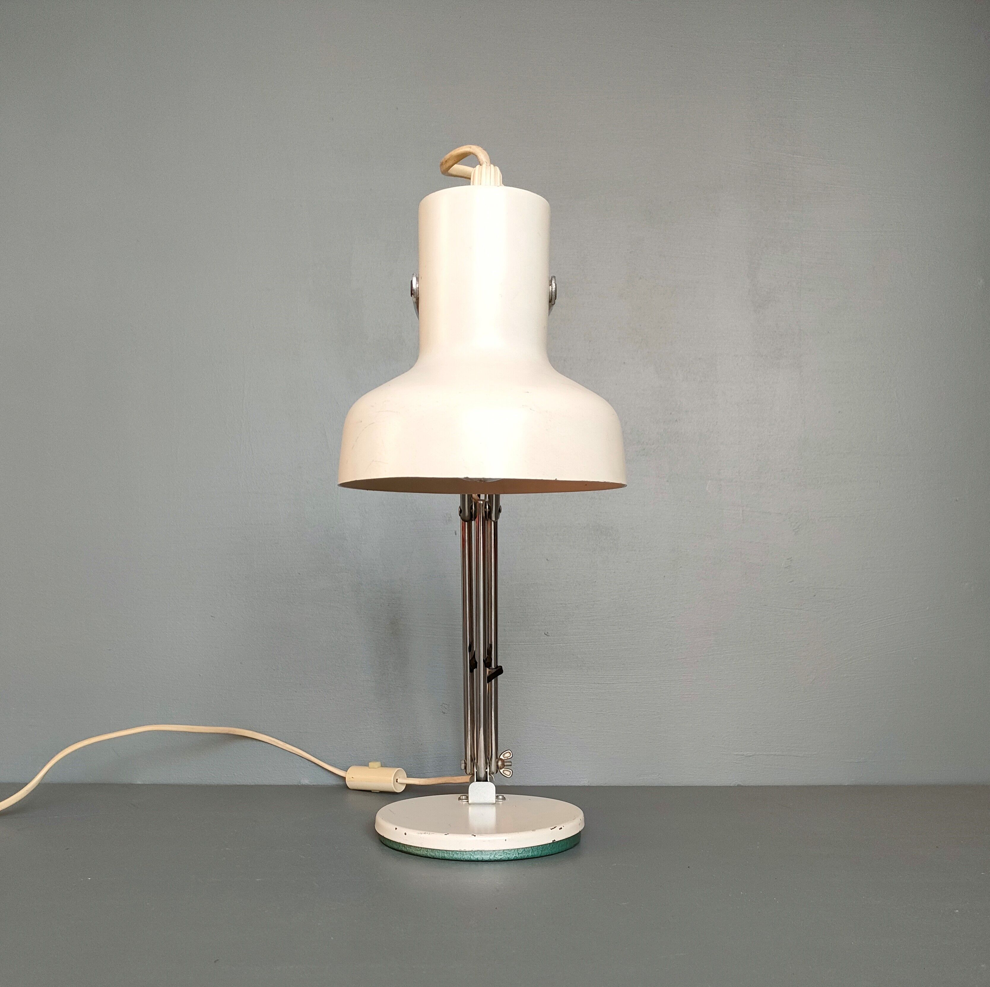 Articulated metal desk lamp from the 1950s/1960s