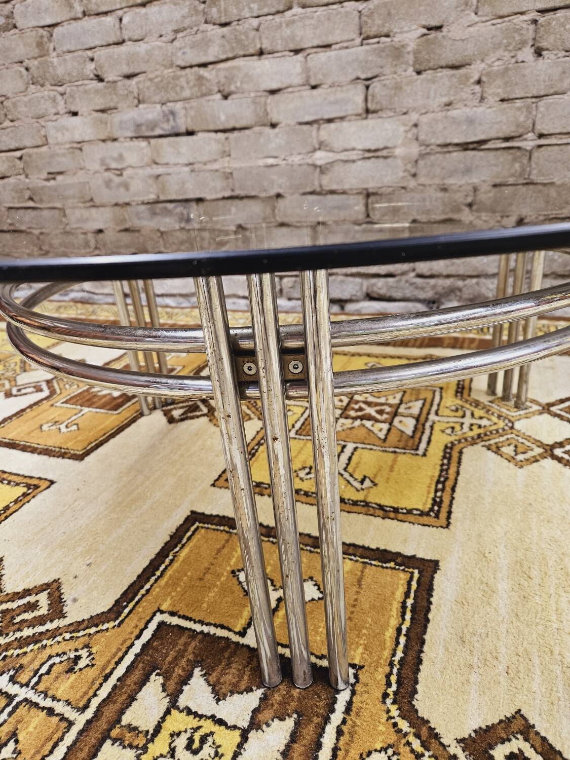 Table basse ronde verre fumé 1970