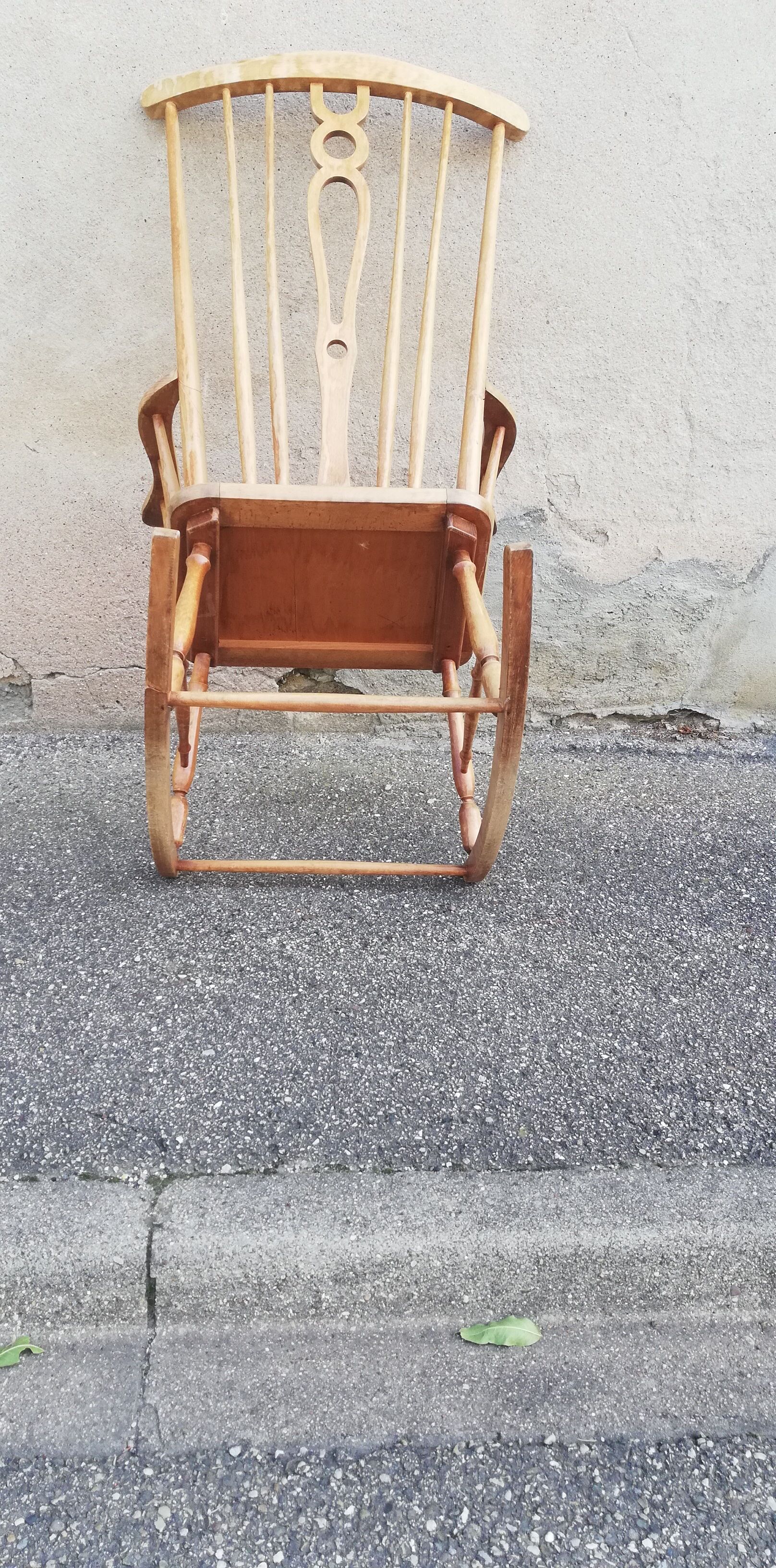 Rocking chair vintage light wood
