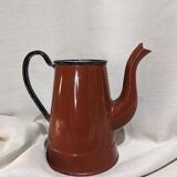 Enameled carafe