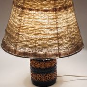 Lampe vintage en céramique relief et abat-jour laine