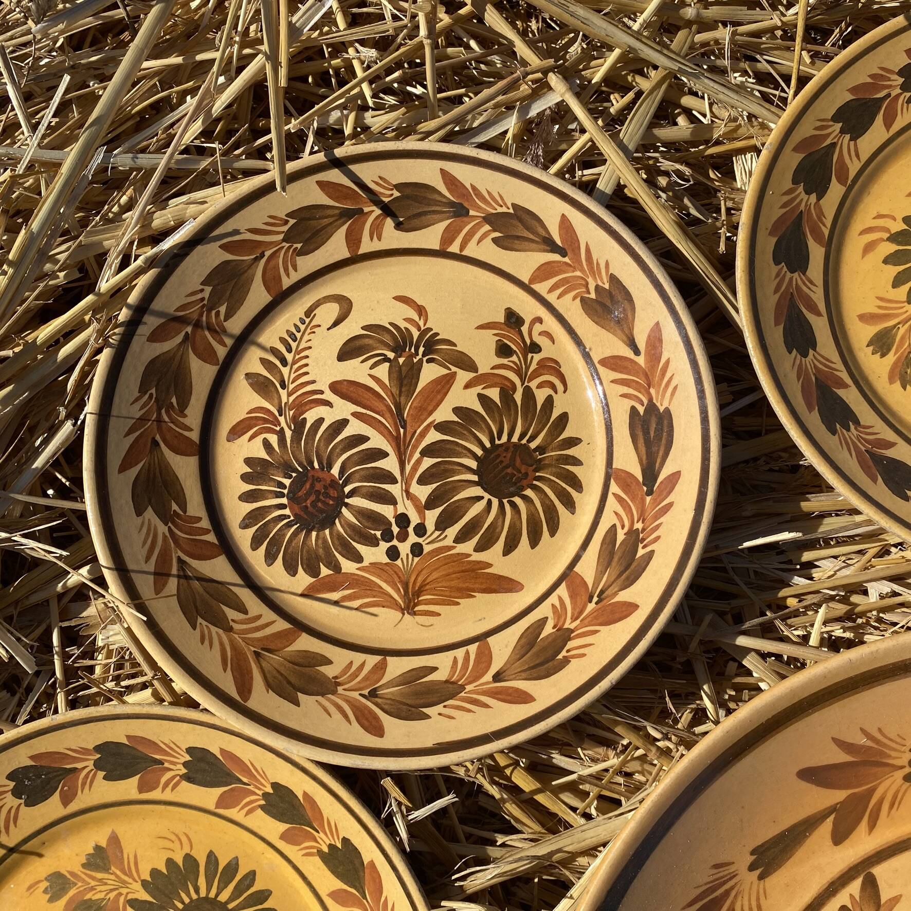 HB Quimper plates, hand-painted dessert service