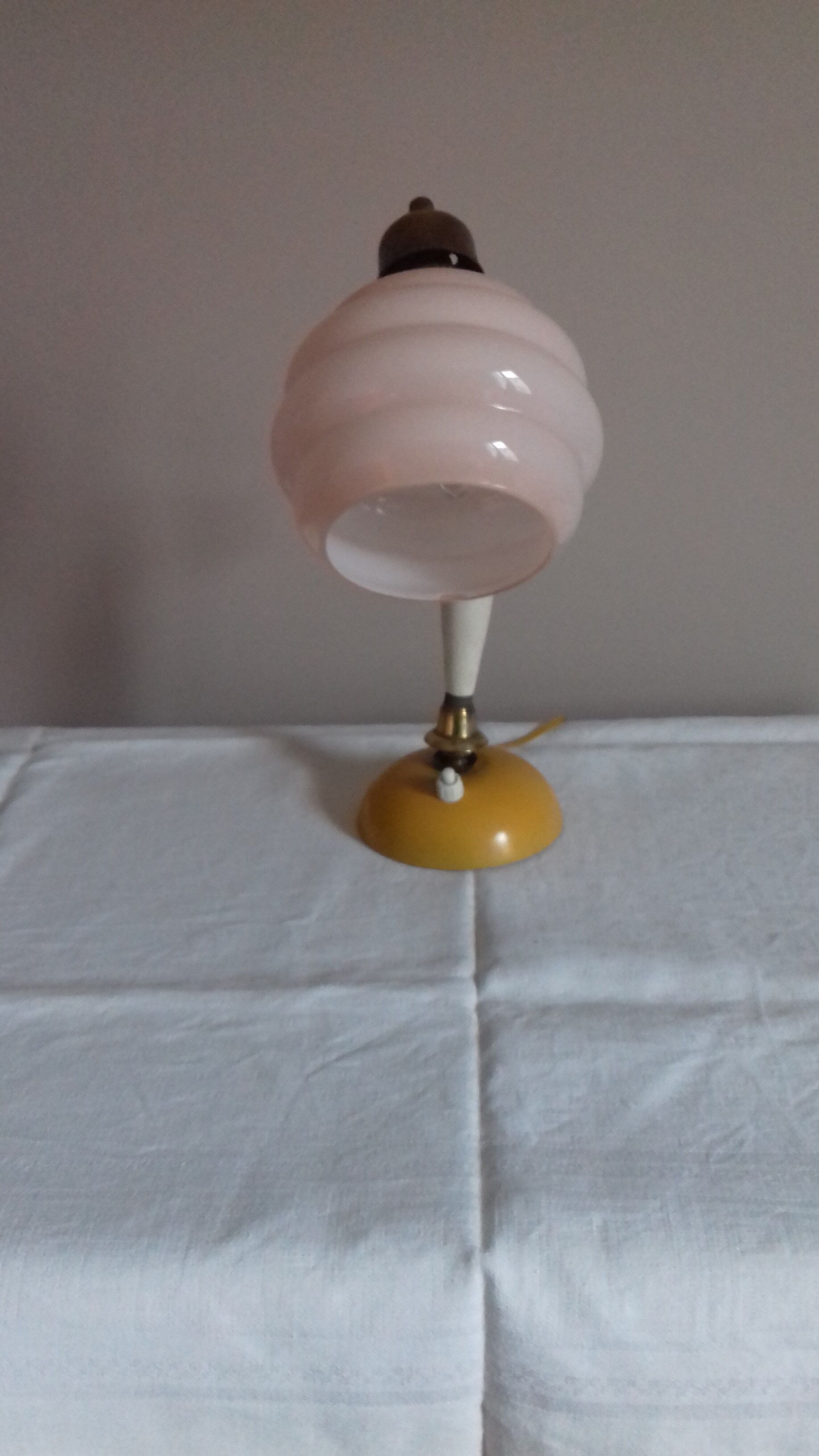 Table lamp