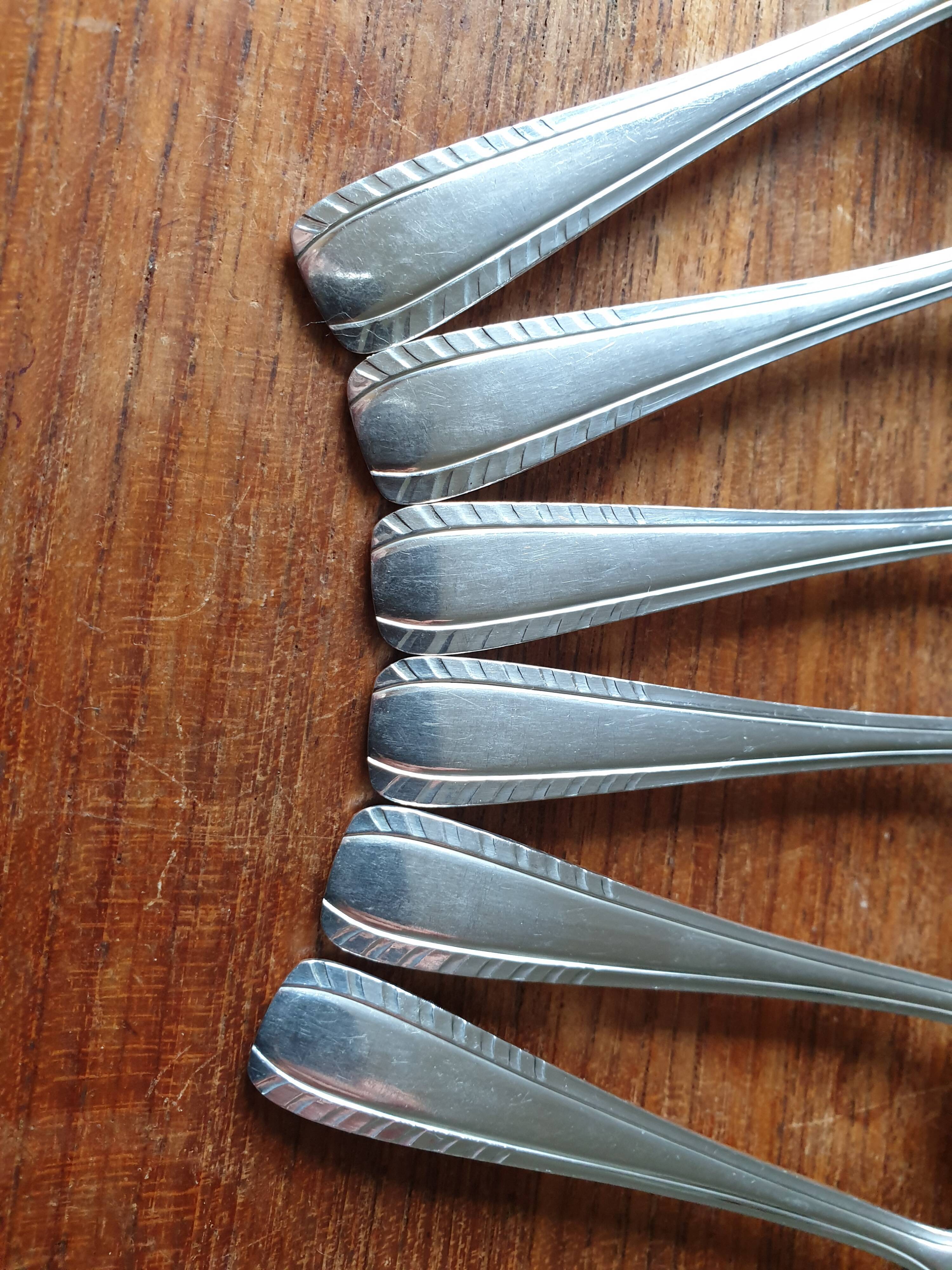 set of 6 small art deco spoons in silver metal