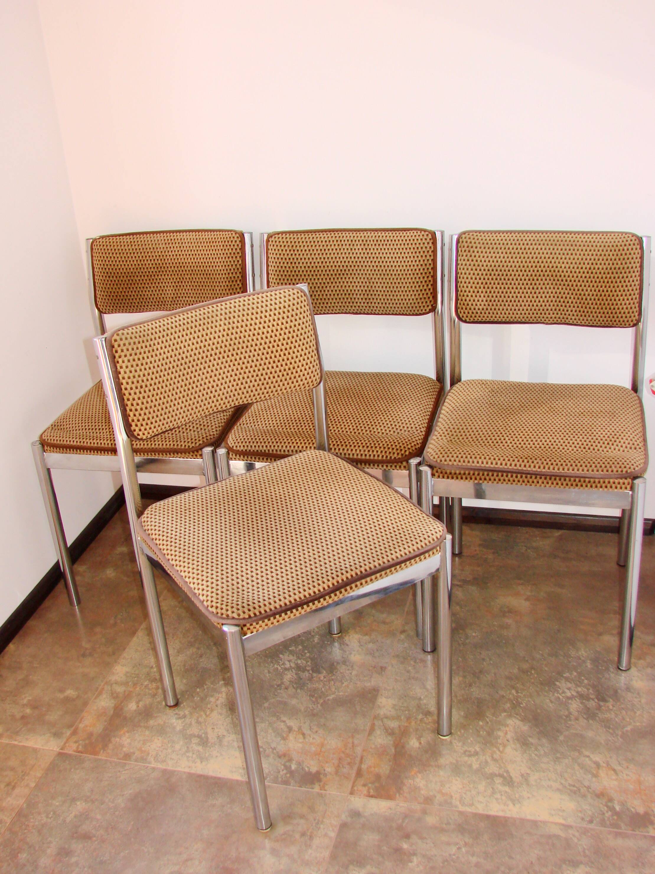 Set of 4 chairs from the 1970s – chrome, vintage fabric