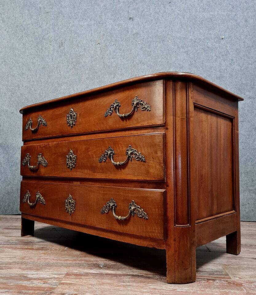 Louis XIV period arched chest of drawers in walnut circa 1720