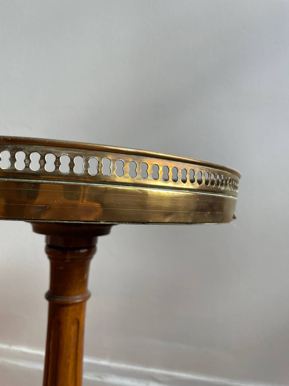 Burgundy marble pedestal table