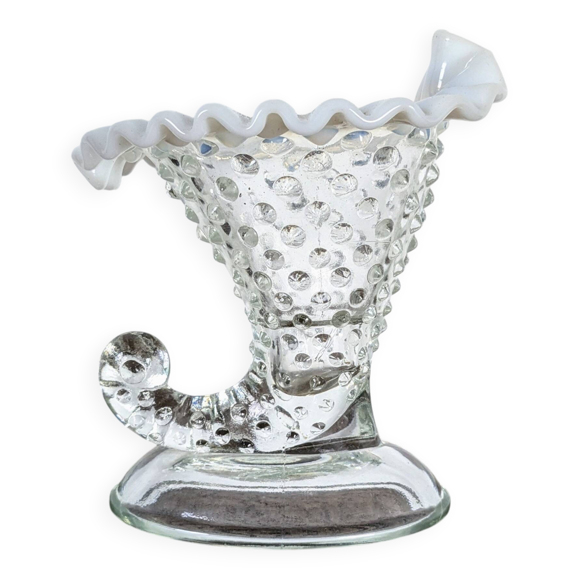 Horn cup in bubbled glass and white opaline