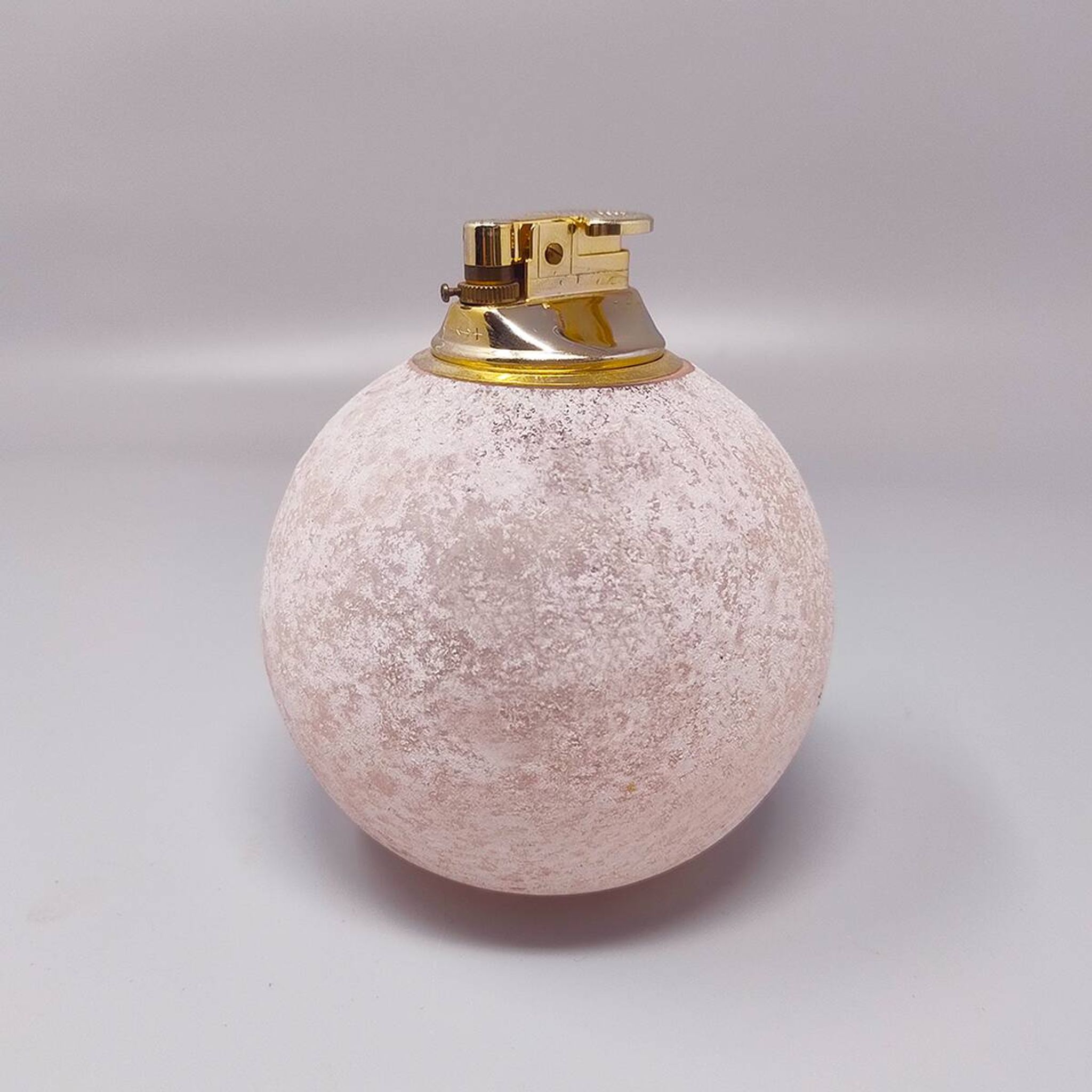 1960s Table Lighter in Murano Frosted Glass by Paolo Traversi. Mad