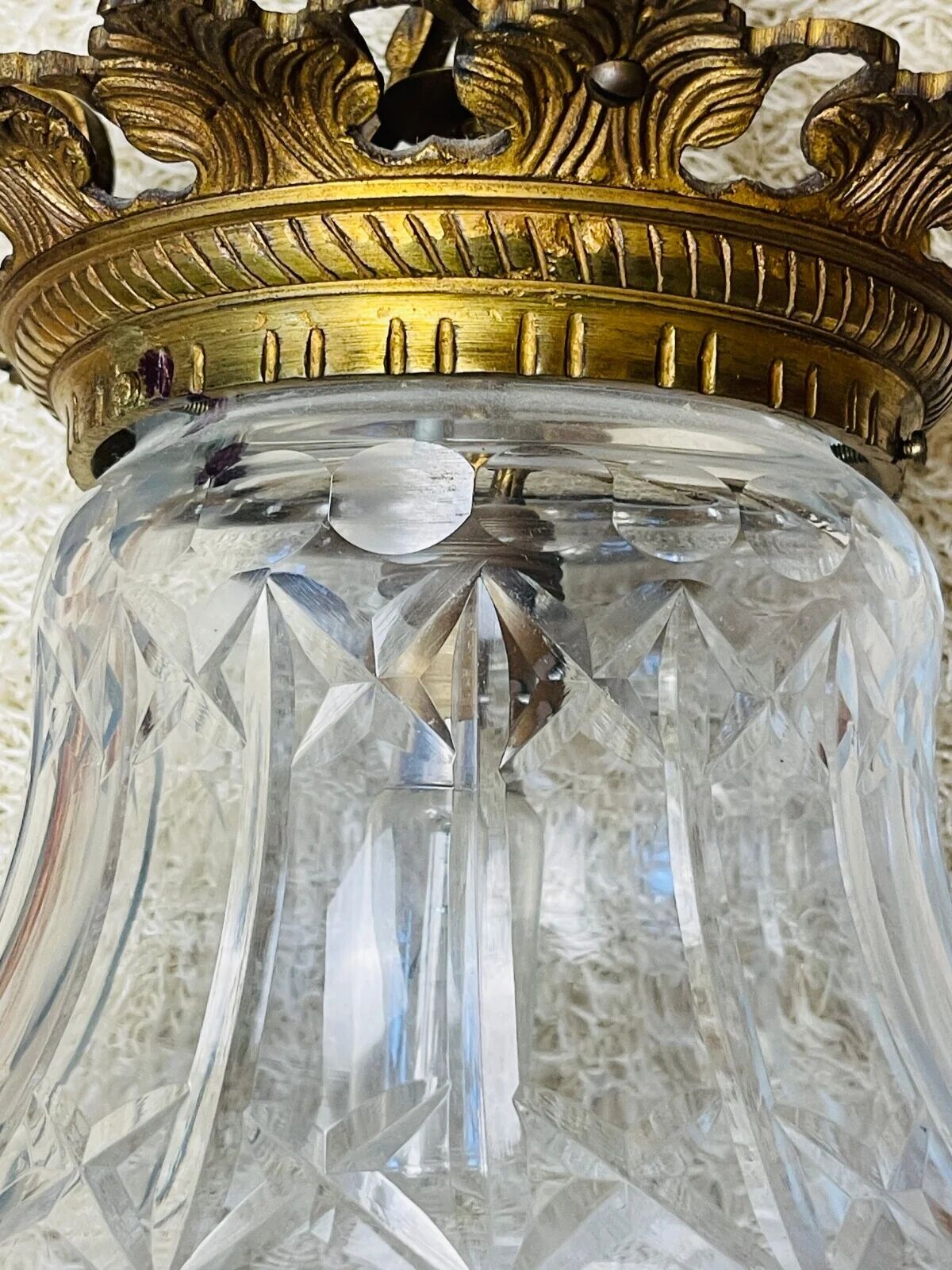 Ancienne lanterne en bronze et cristal taillé
