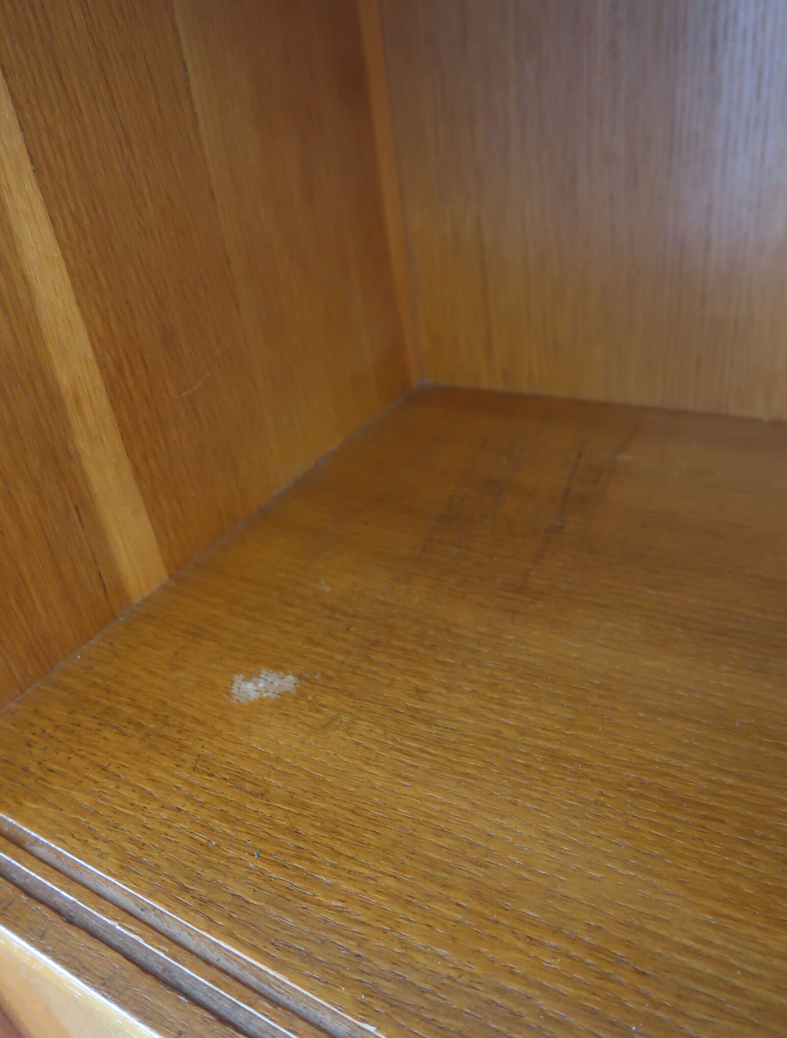 Armoire secrétaire
