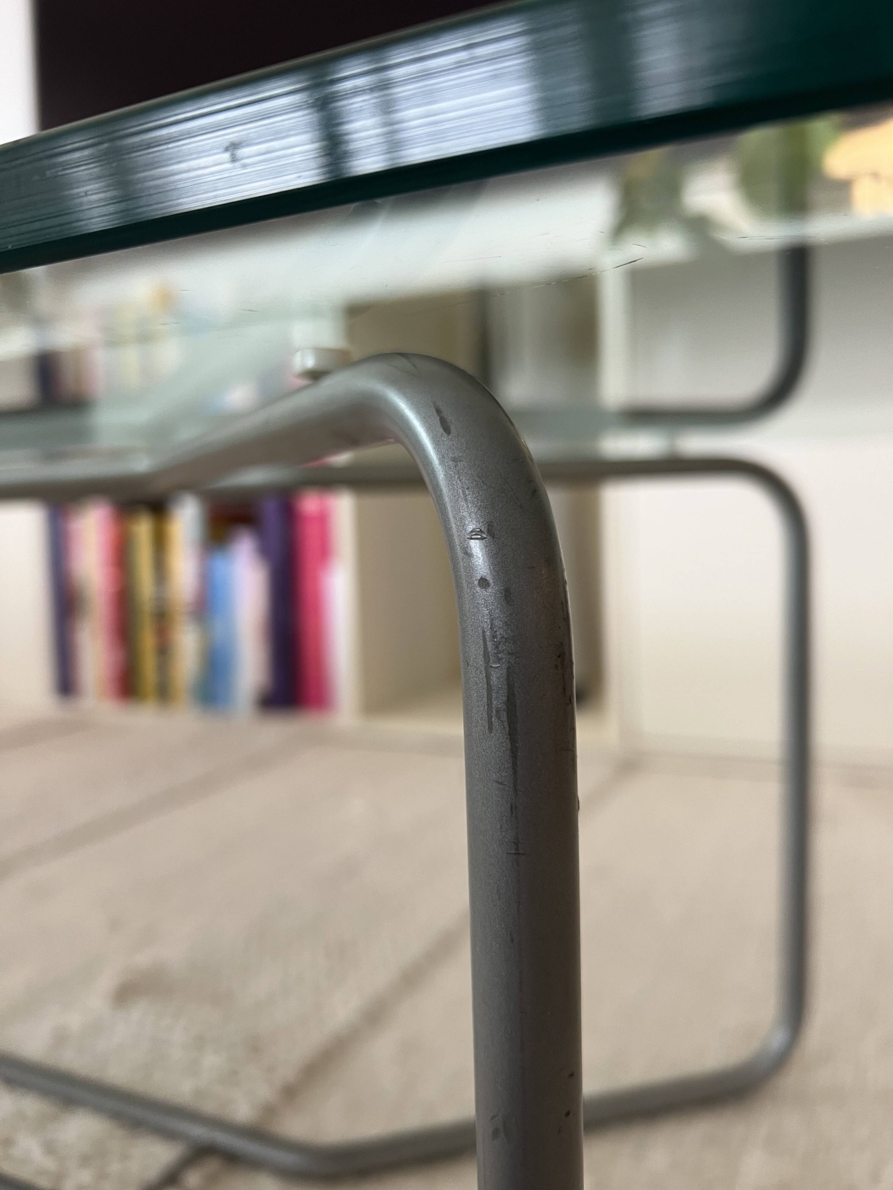 Table basse design moderniste (Style Bauhaus / Space Age)
