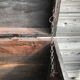 Coffre en bois incrustation métal sur socle