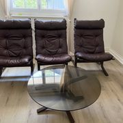Armchairs by the Norwegian designer Ingmar Relling. Matching coffee table.