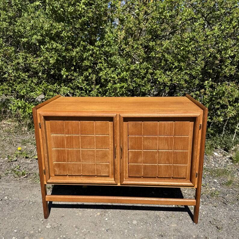 Oak sideboard, Henry Kjaernulf style, 1960-70, Danish design. Mid-century modern style