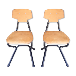 paire de chaises modernistes