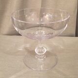 Elegant and sober crystal fruit cup