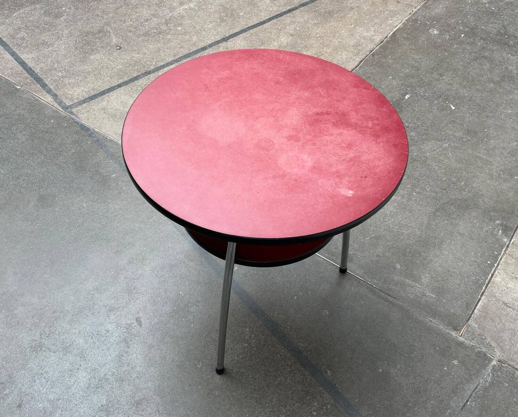 Mid-century German tubular steel table by Mauser Werke Waldeck.