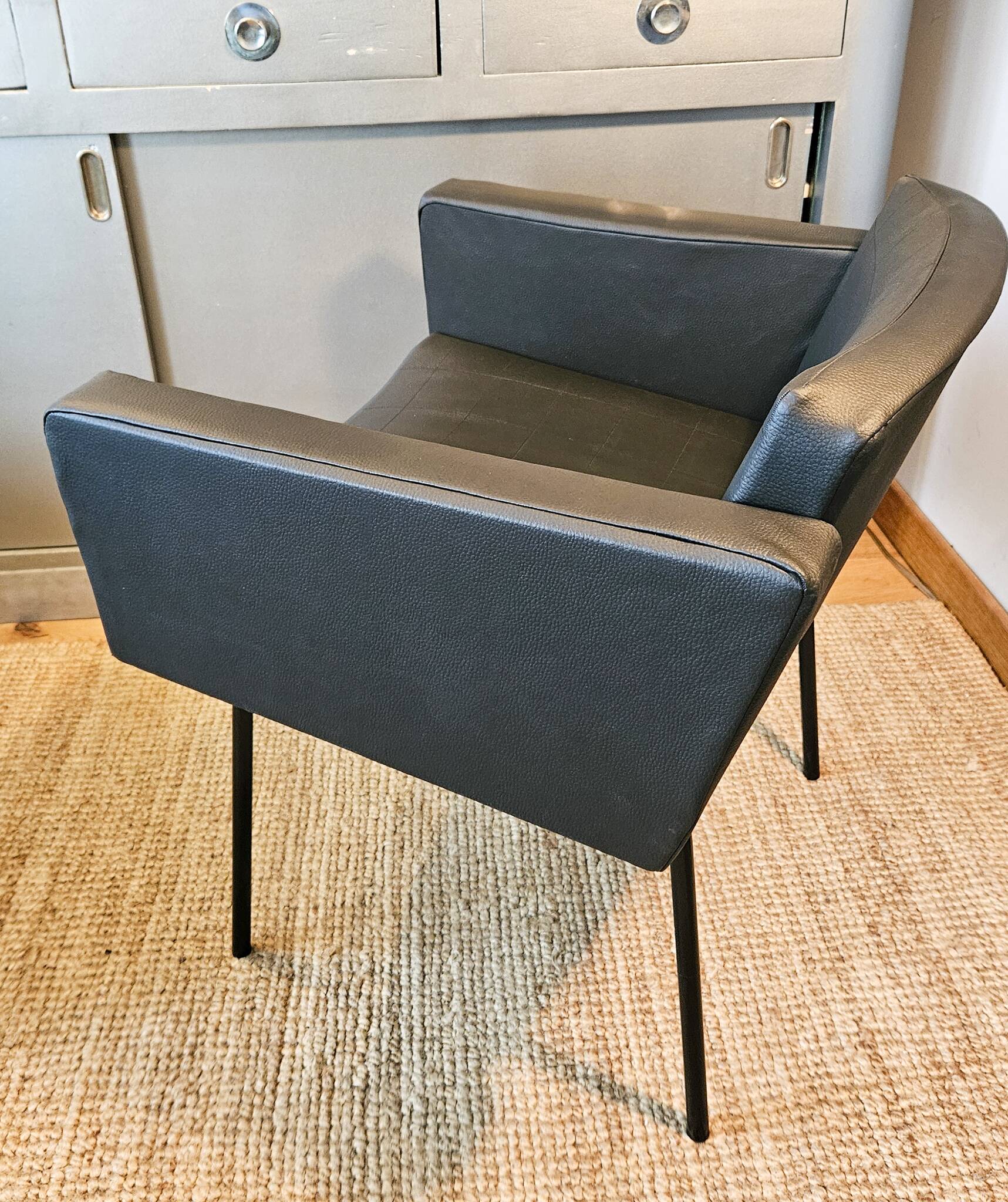Fauteuil « Conseil » de Pierre Guariche 1960
