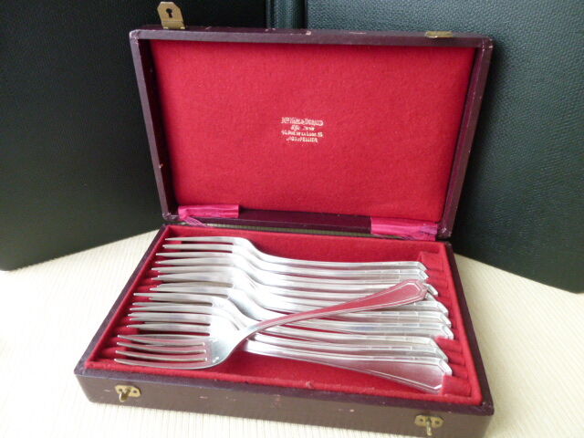 Box of 12 forks of table metal silver Alfénide Model Tosca