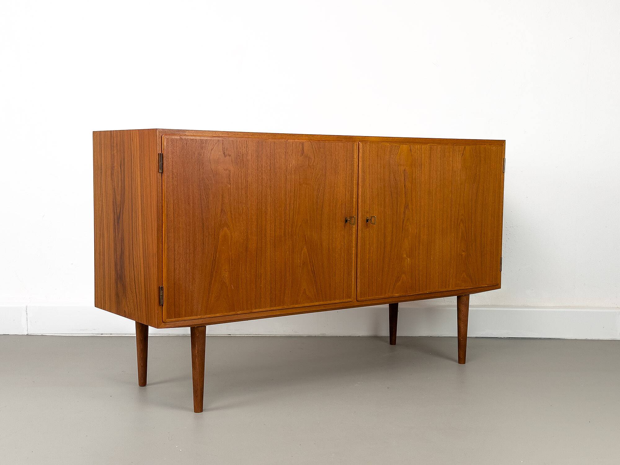 Enfilade danoise en teck par Carlo Jensen pour Hundevad & Co., 1960s