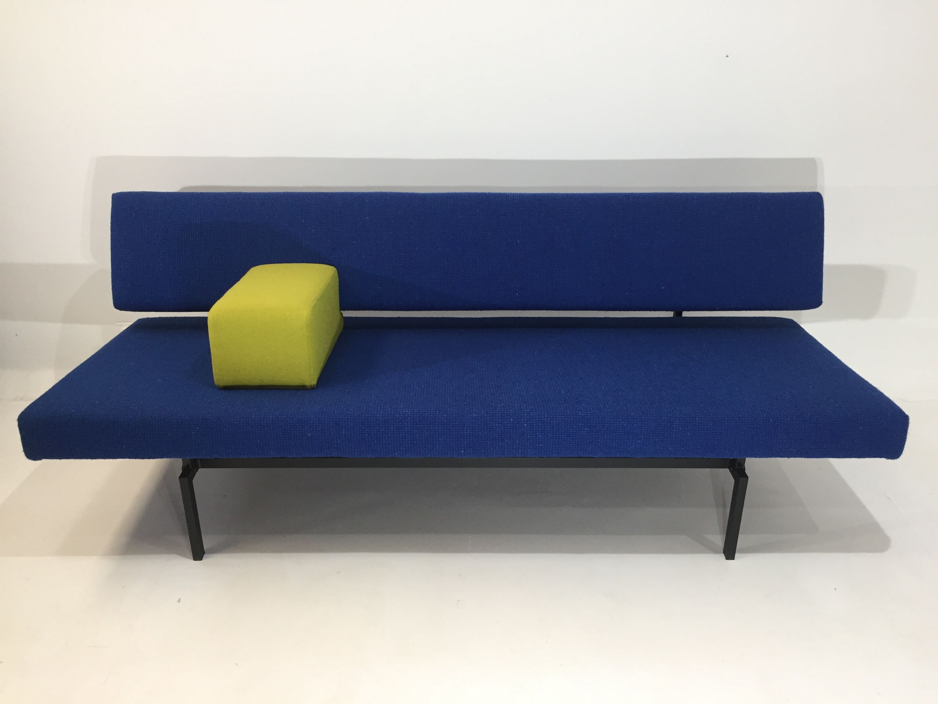 Martin Visser's resting bed sofa, Spectrum 1960 edition