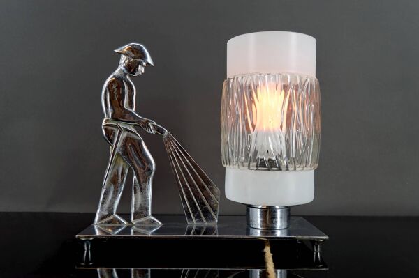 Rare Lampe en Bronze Chromé ''Soldat du Feu'' Art Déco, Pologne, 1950-60