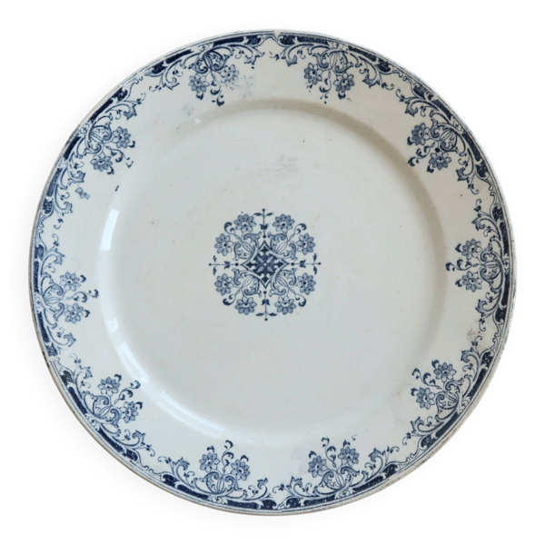 Assiette plate ancienne terre de fer Sarreguemines U&C modèle Mignon