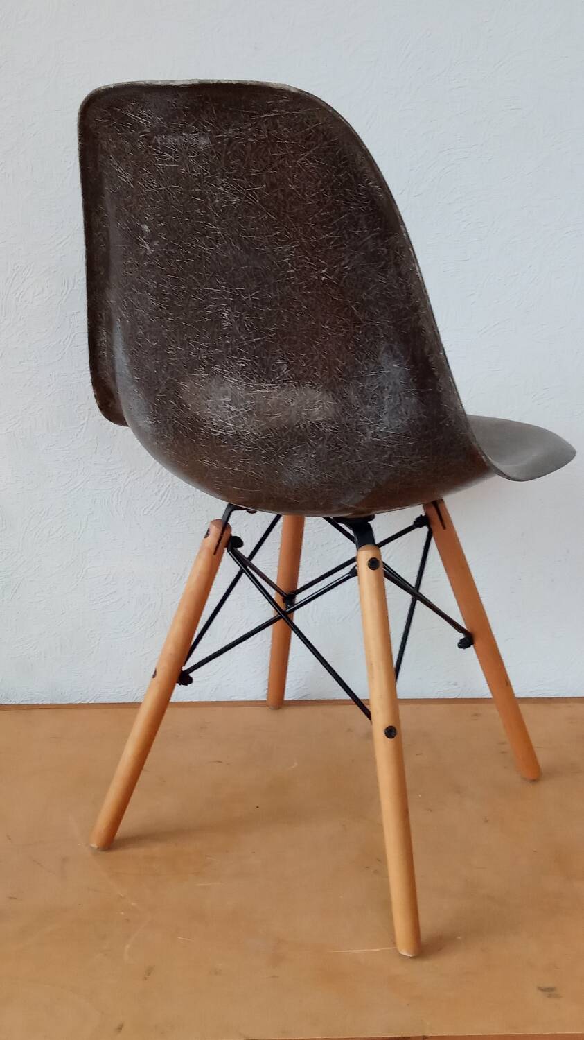 Eames DSW chair for Herman Miller