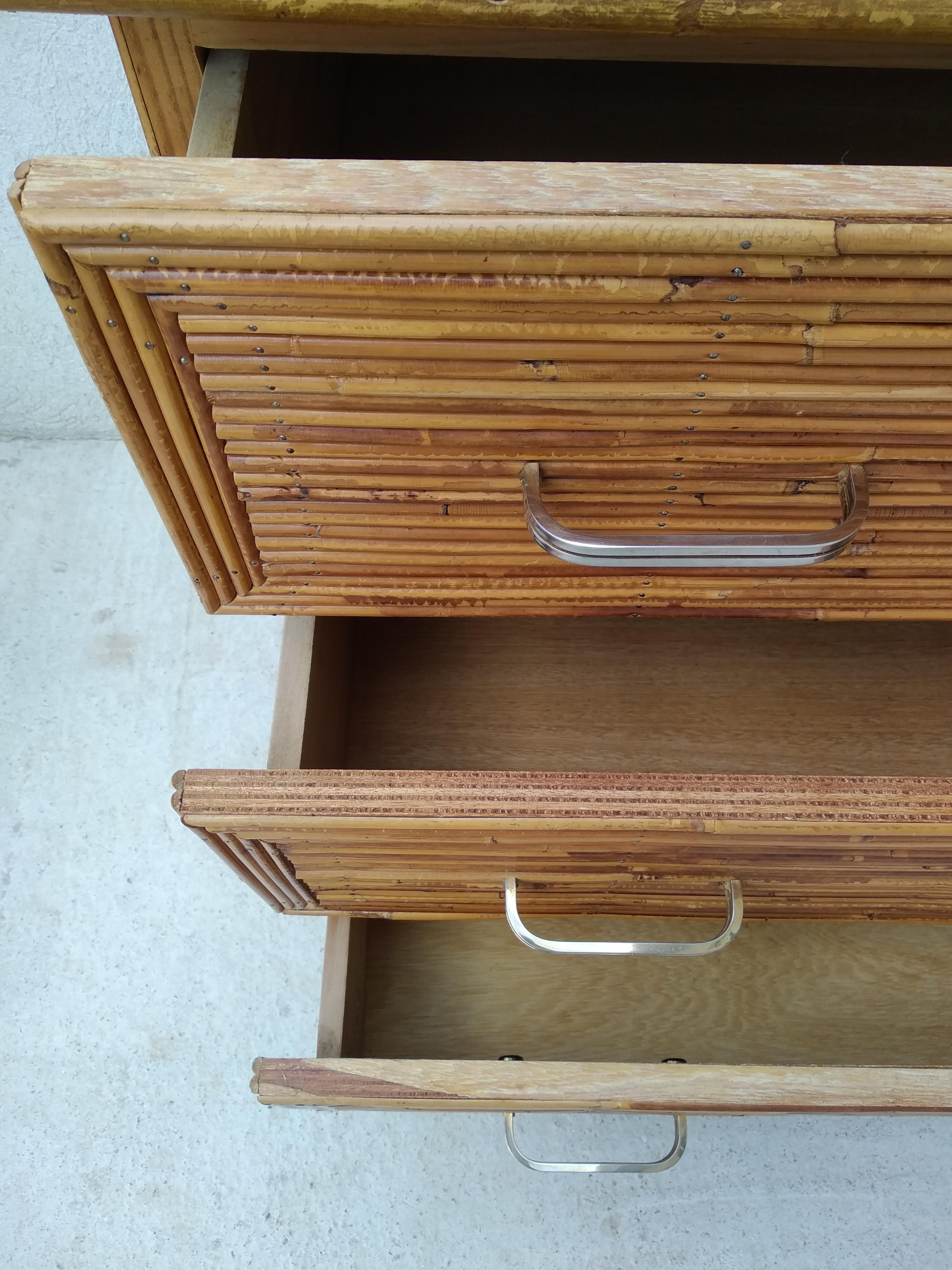 Commode en rotin vintage
