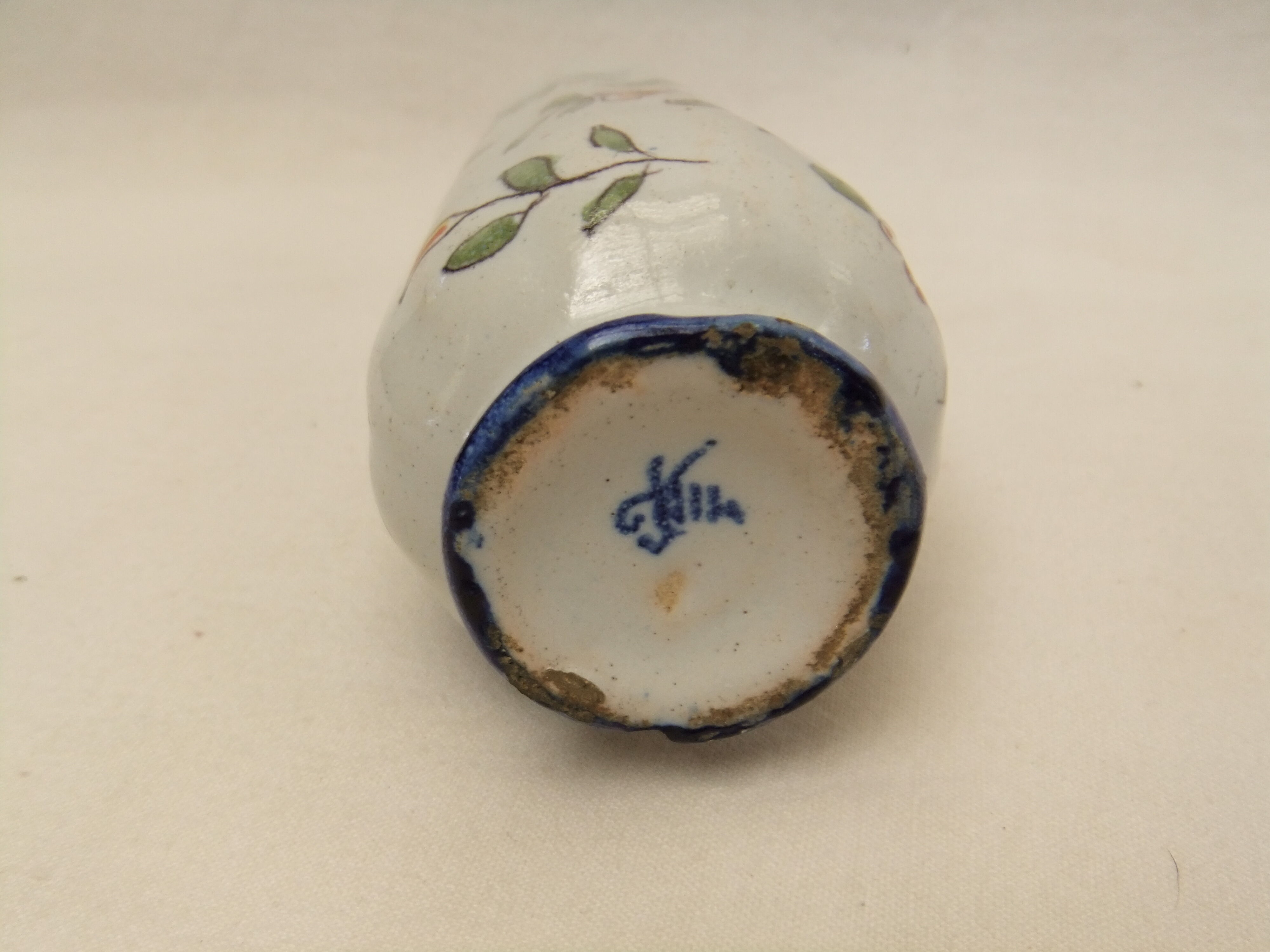 Vase Desvres Fourmaintraux Rouen Molicorne cornucopia of plenty