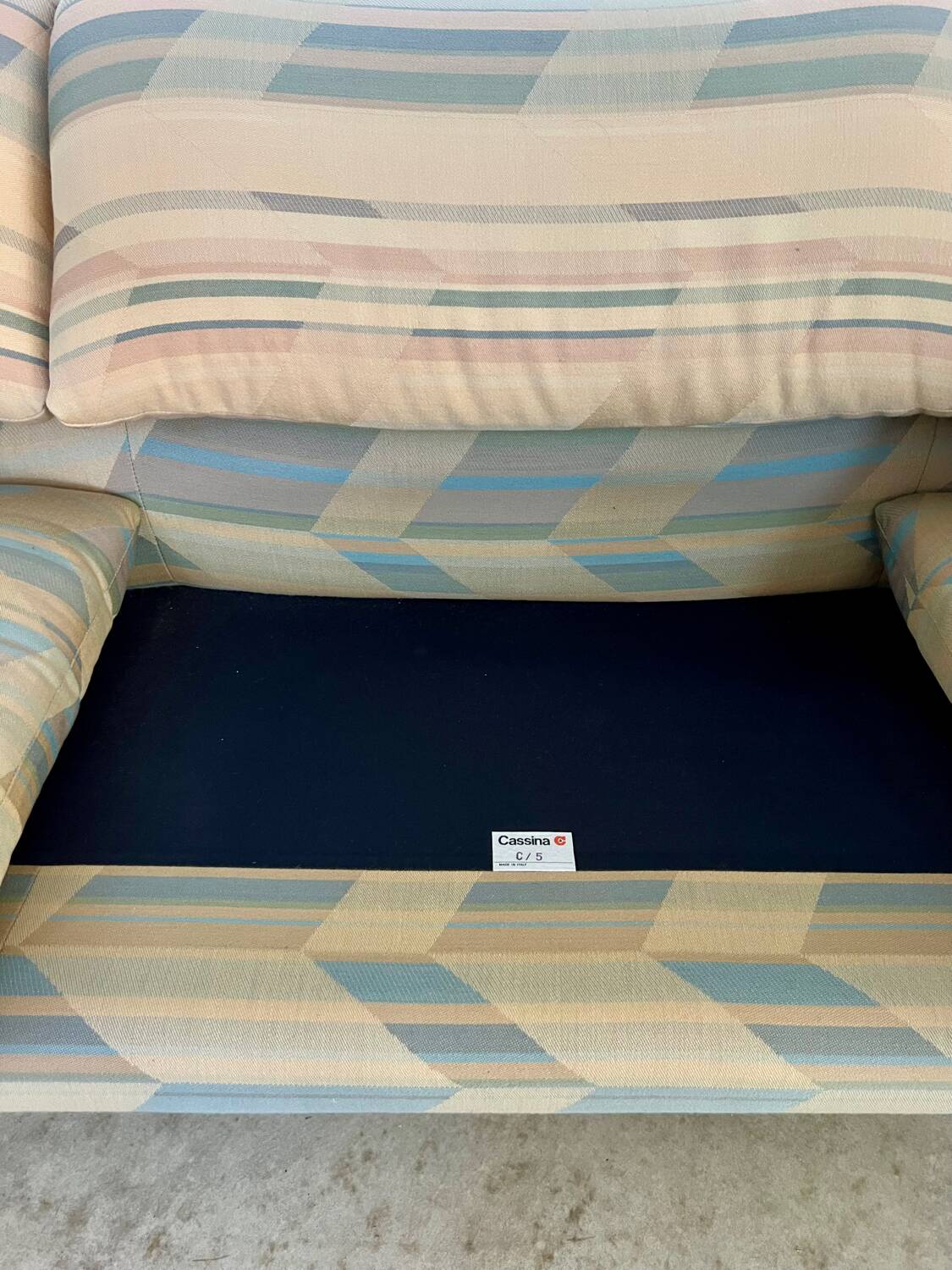 Ancien canapé Maralunga 3 places design italien des années 70 Cassina tissu patchwork