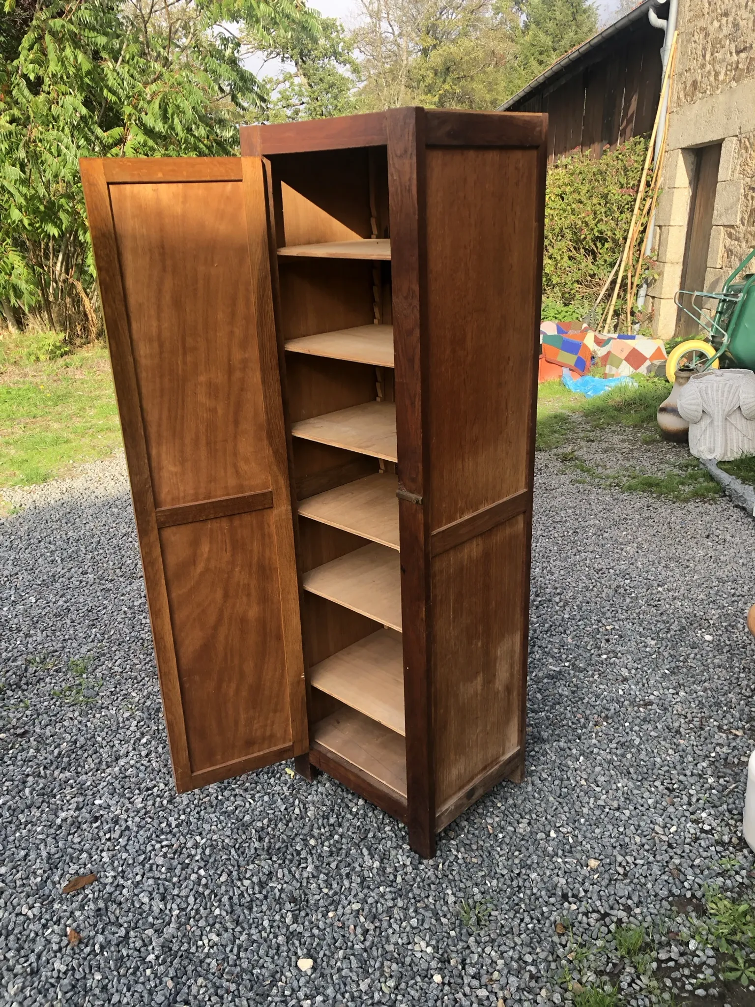 Armoire parisienne