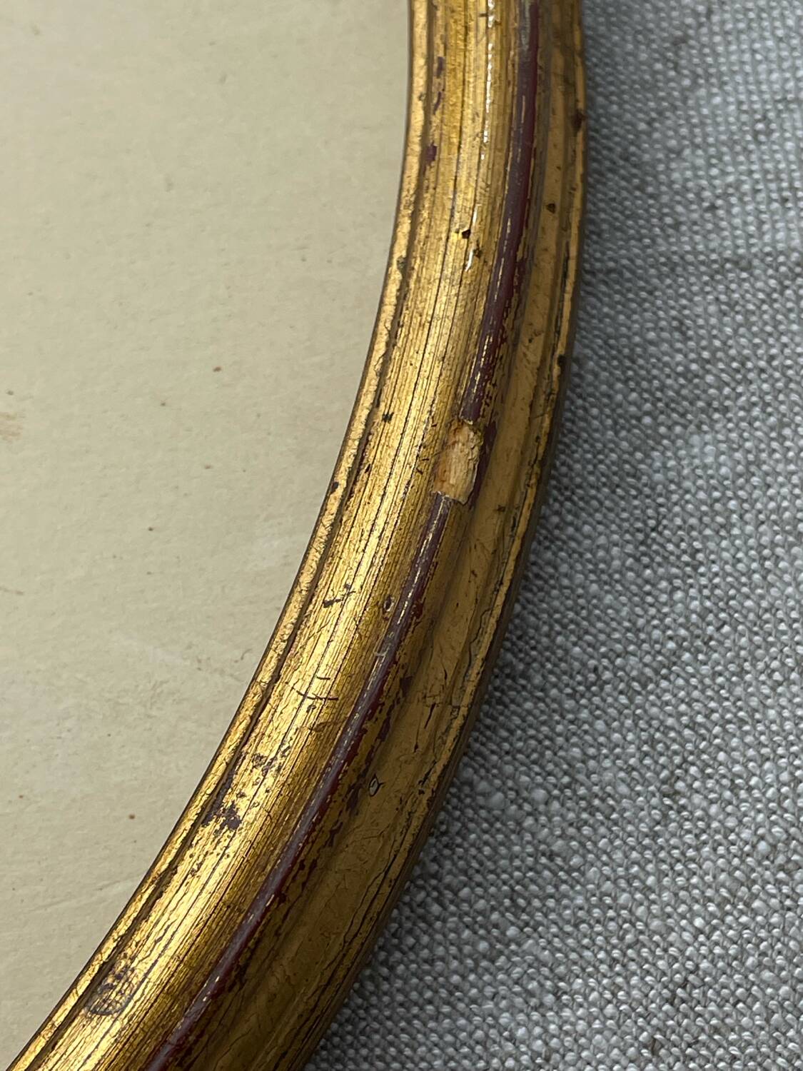 Ancien cadre en bois de forme ovale