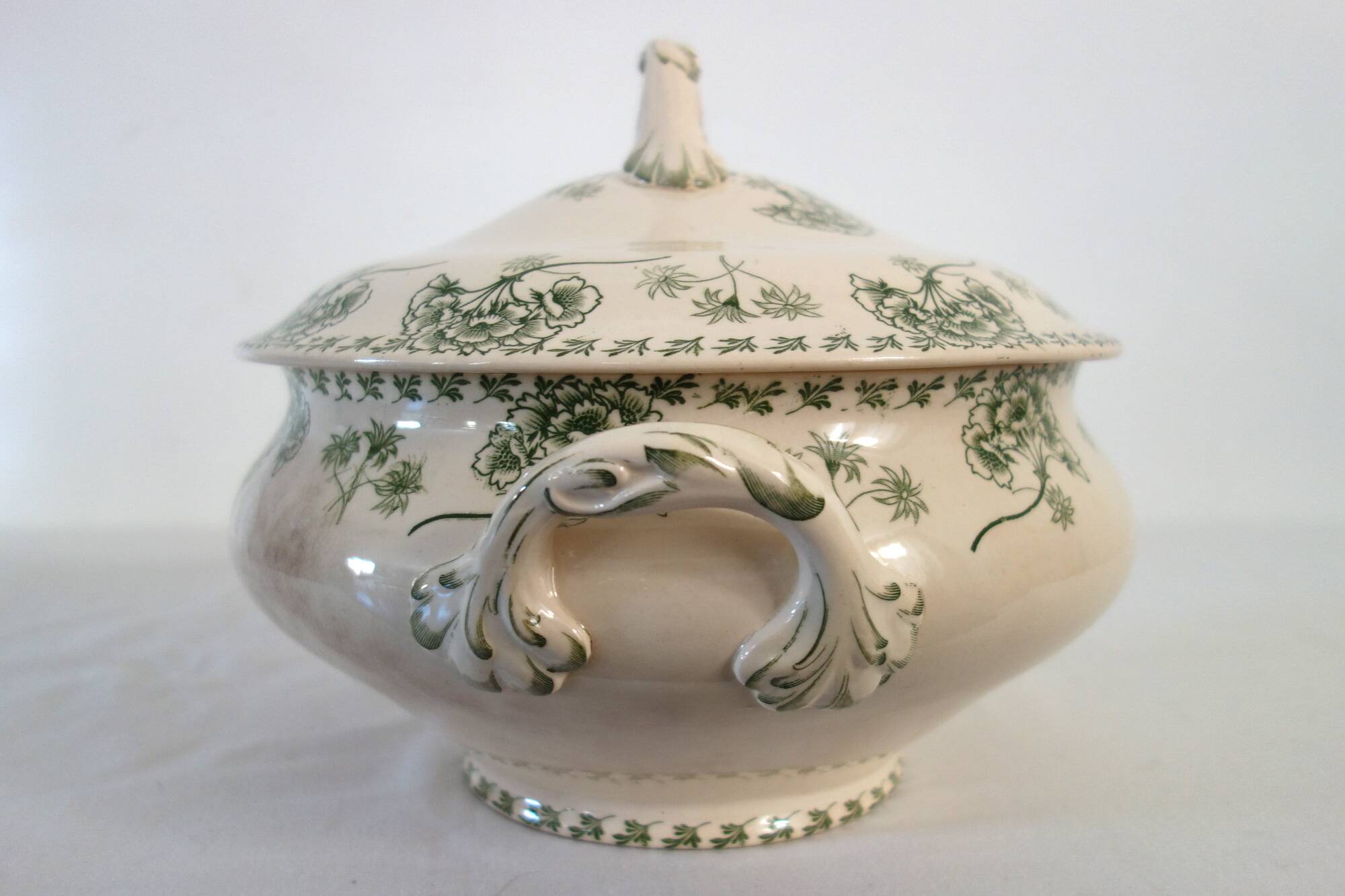 Large ironstone tureen "Palmyra" Sarreguemines