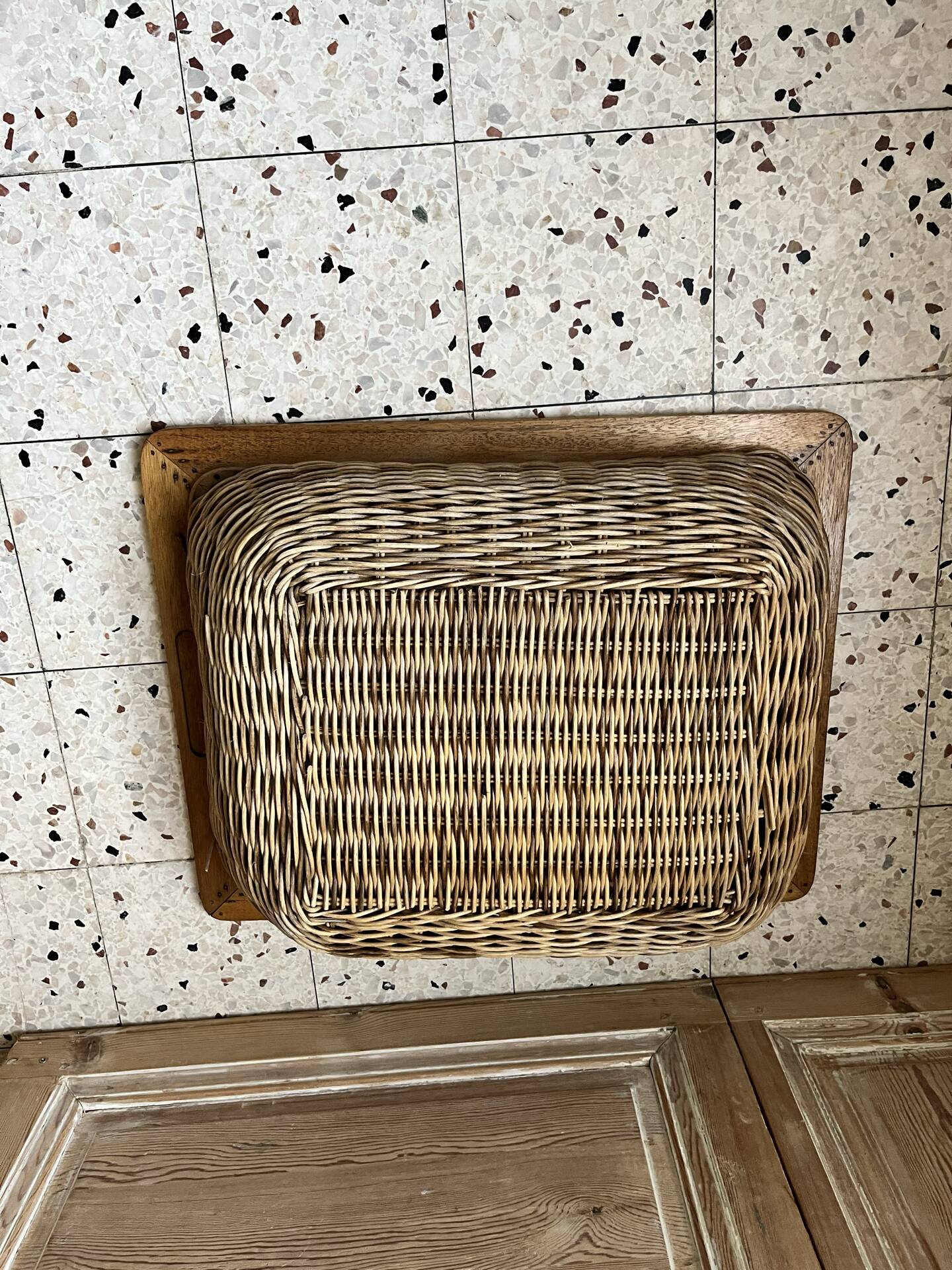 Panier en osier et bois 