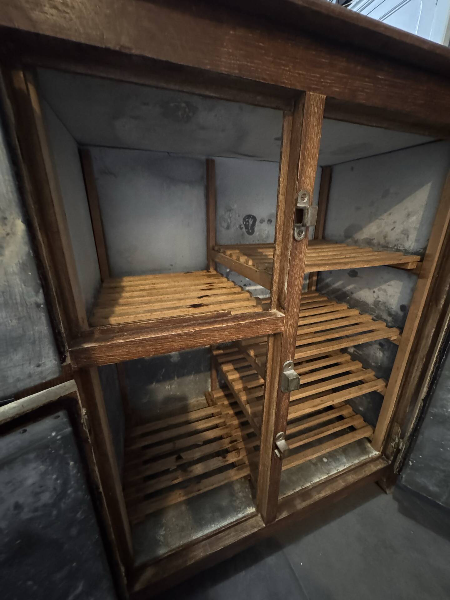 Old fridge / cooler
