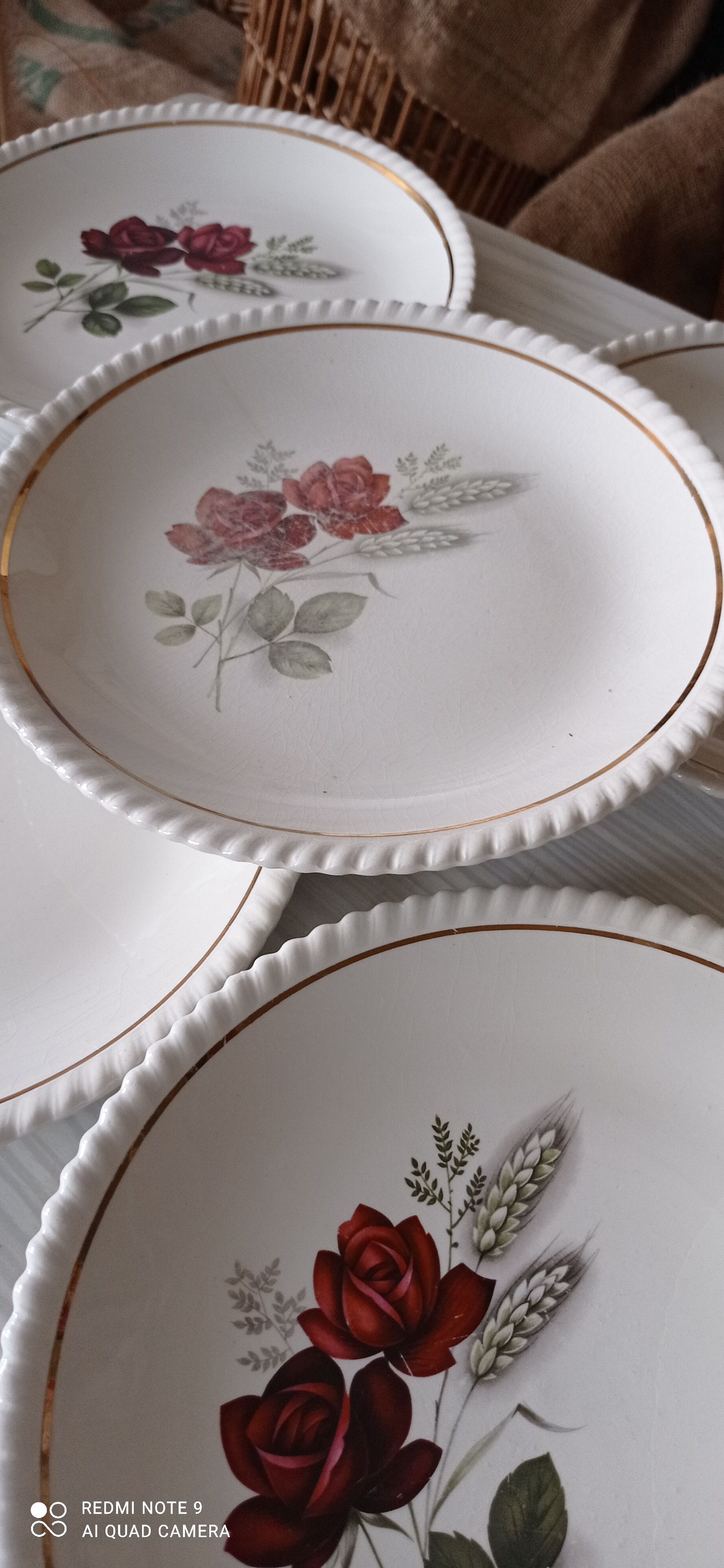 Set of sixteen flat plates