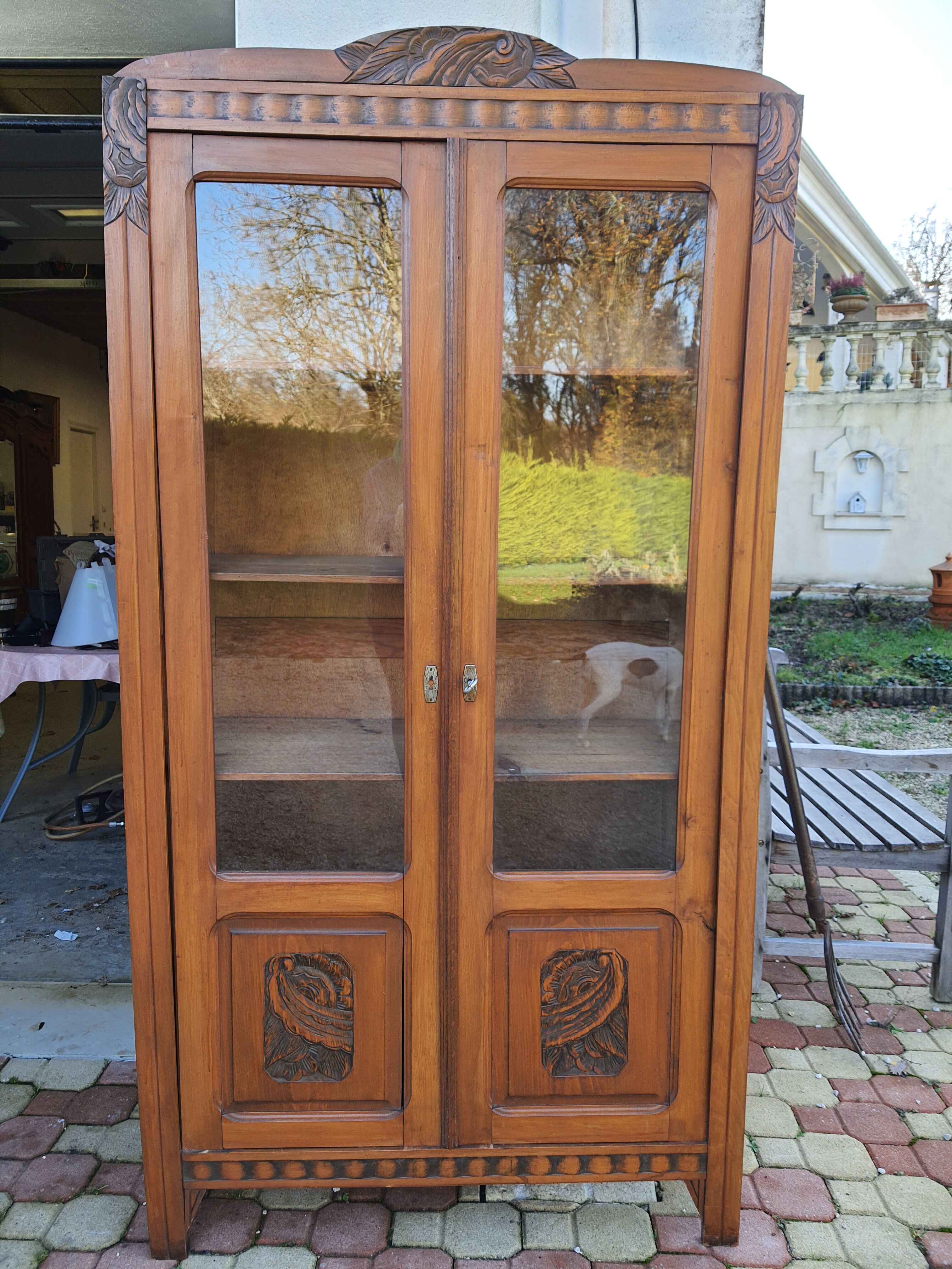 Parisian window cabinet