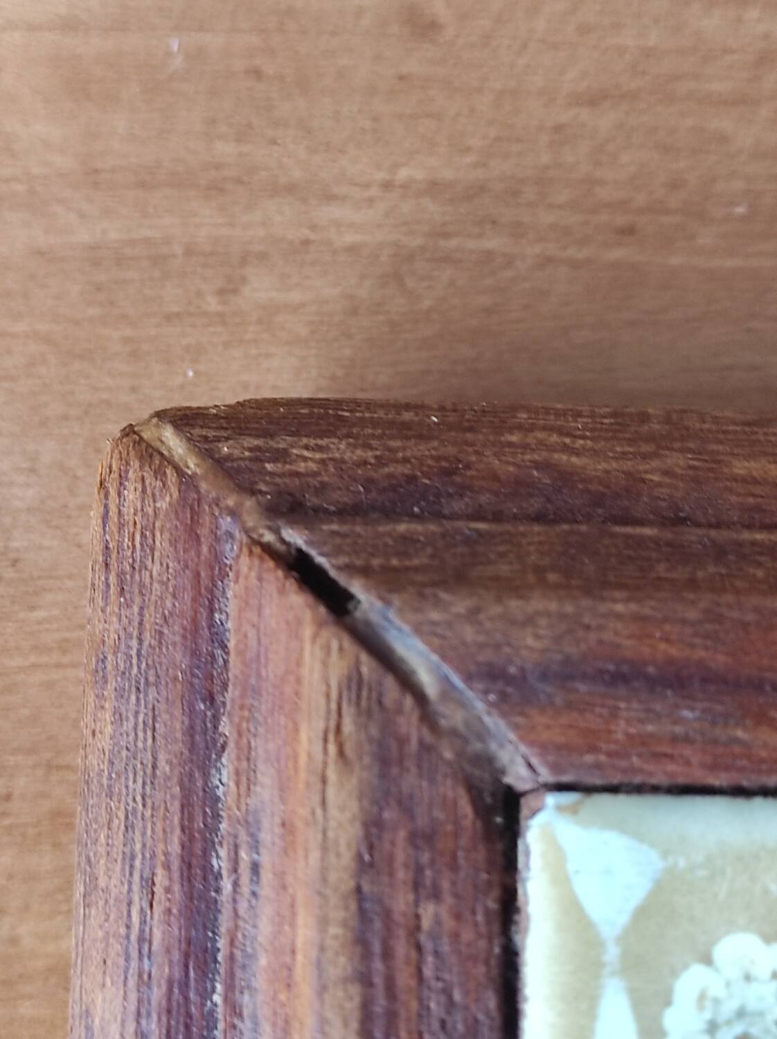 Wooden and ceramic trivet