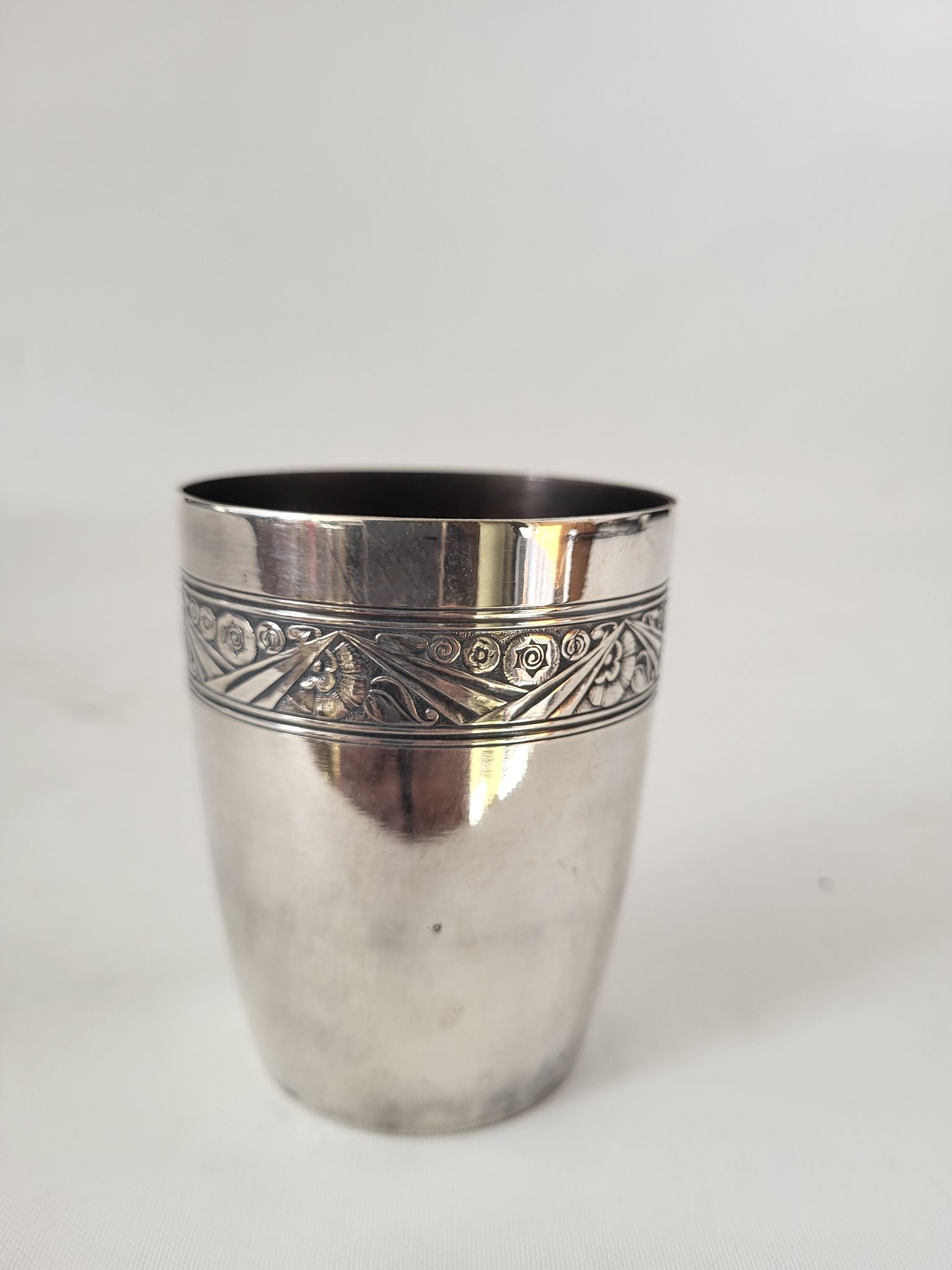 Timbale Art déco en métal argenté Poinçon Léonce Florentin