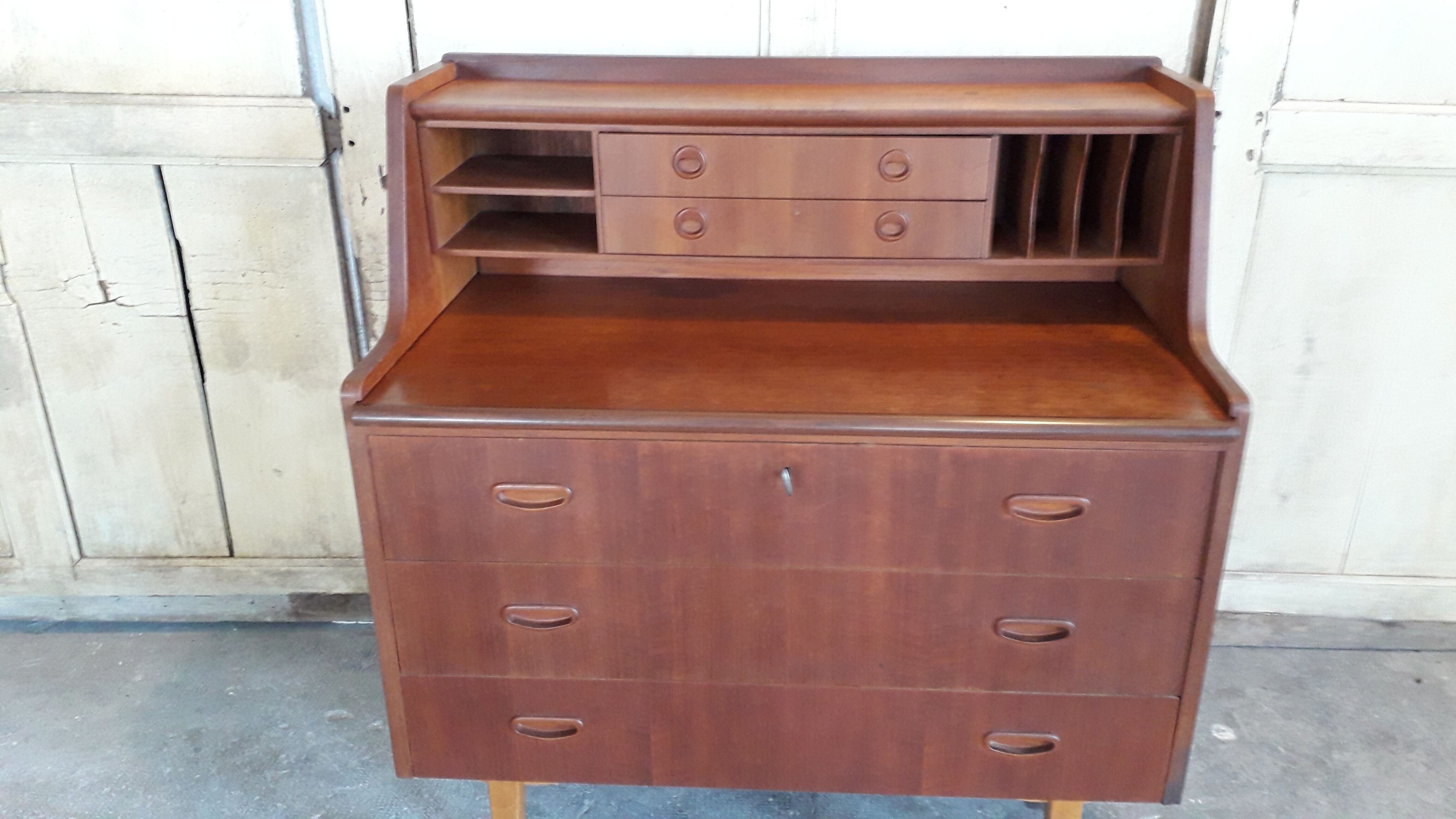 Secrétaire scandinave en teck
