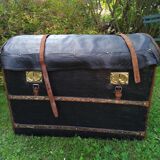 Malle de calèche cuir osier laiton lin