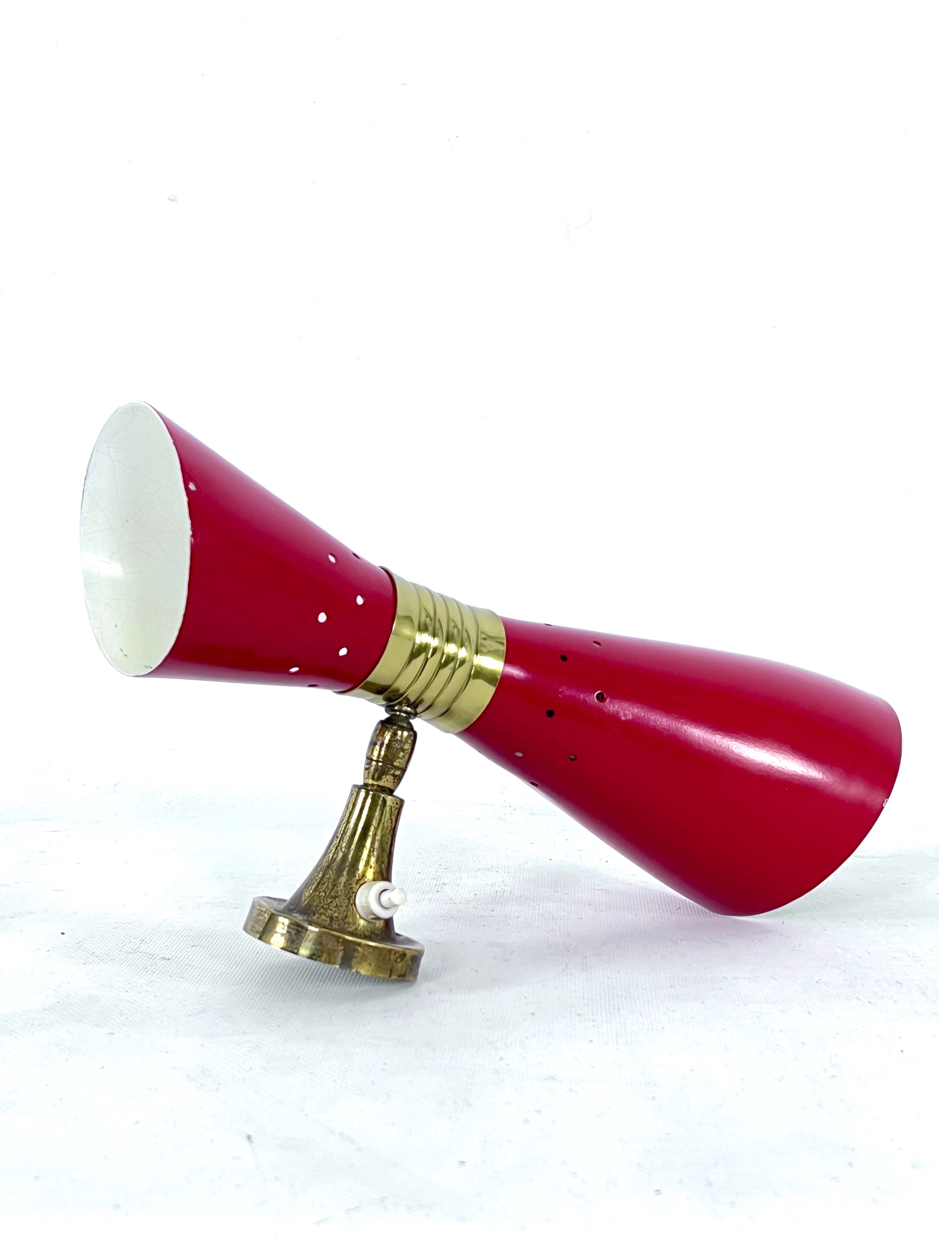 Italian Mid-Century single double cones wall lamp, 1950s