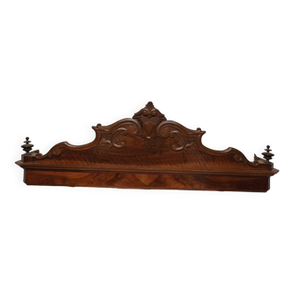 Fronton sculpté en bois massif