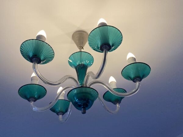 Lustre en cristal et cristal coloré – travail artisanal Baccarat