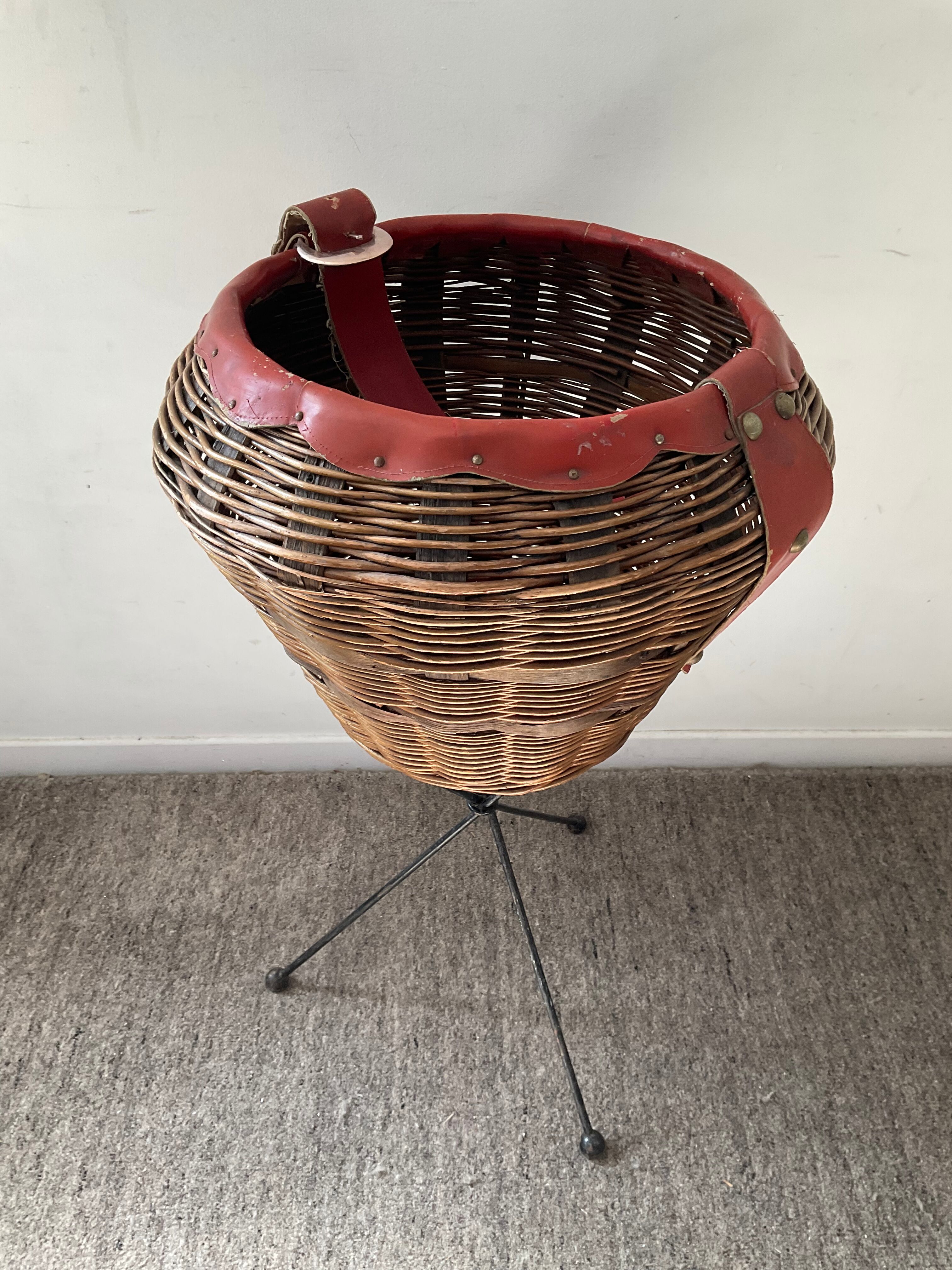 Vintage rattan basket on tripod foot 60s
